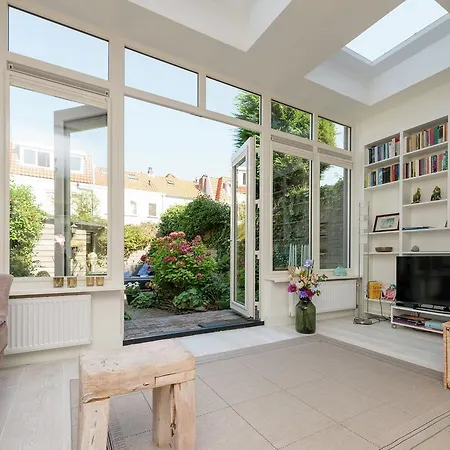 بيت للعطل Modern Holiday In With Garden بلومِندال
